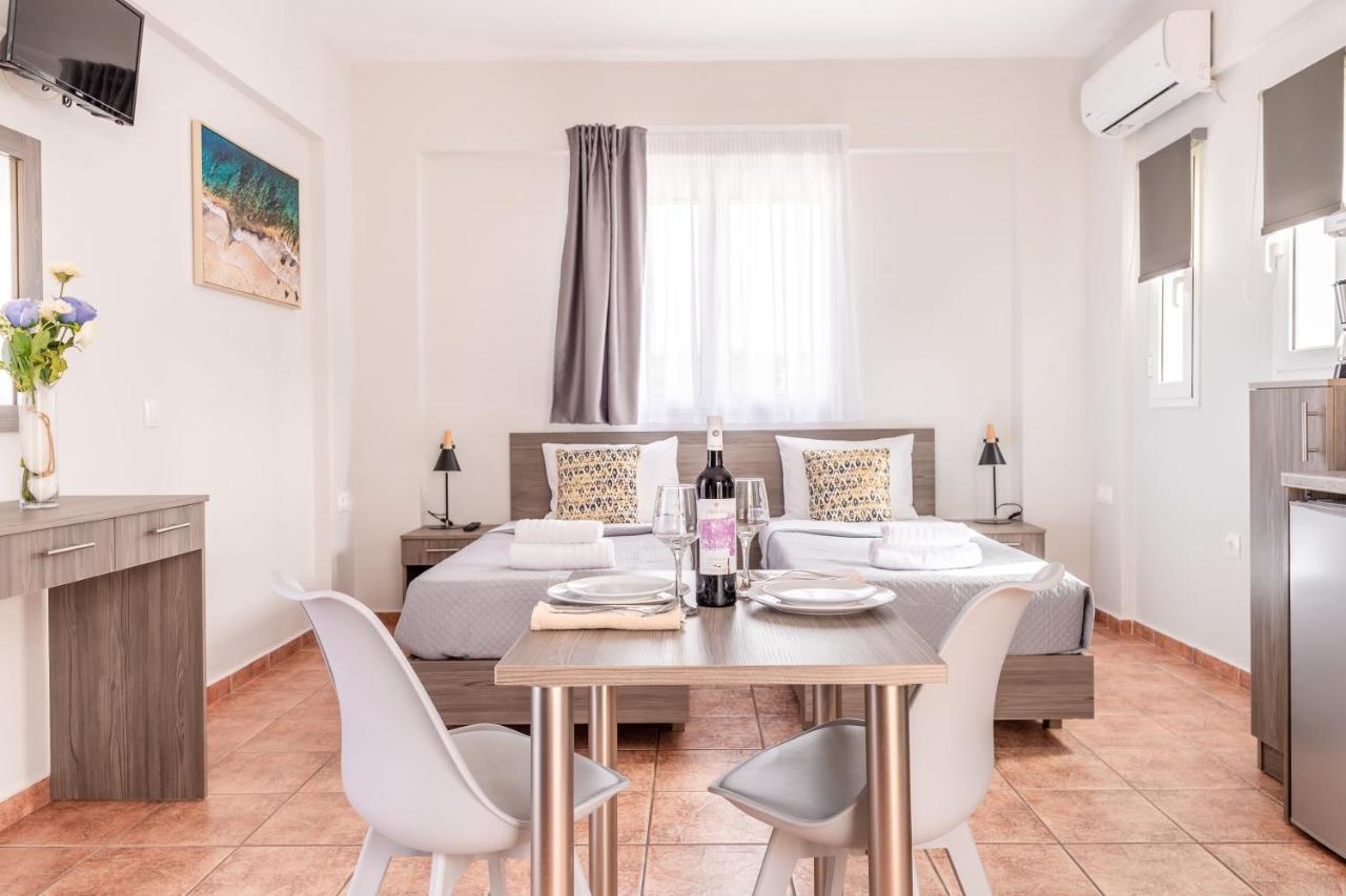 7 Rooms Gerani  Extérieur photo